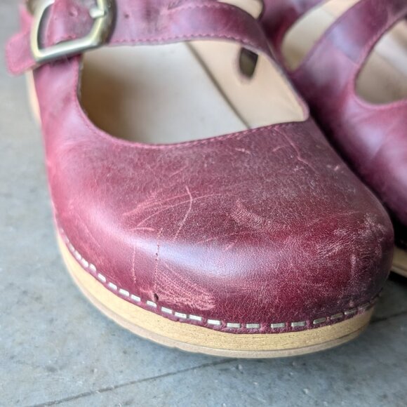 Dansko Britney Waxy Burnished Mule Clog in Wine size 39 - Picture 4 of 12